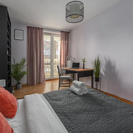Lumina I Comfort 2br With Ac I Balcony I Near Center *