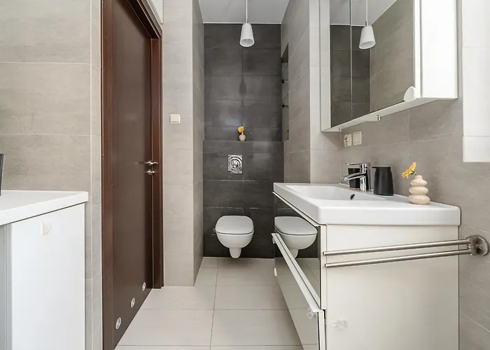 Lumina Modern With Balcony Apartamento *